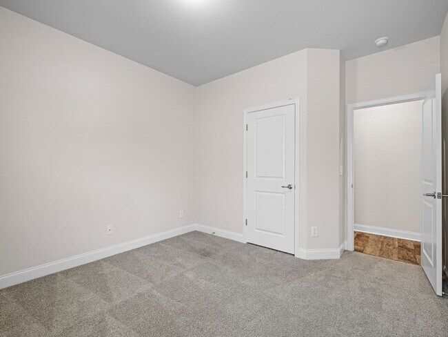 Building Photo - Waverly Place