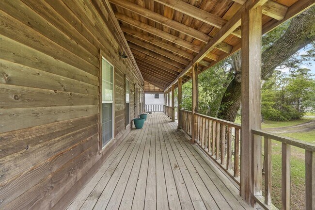 Building Photo - 1882 Lodgepole Dr