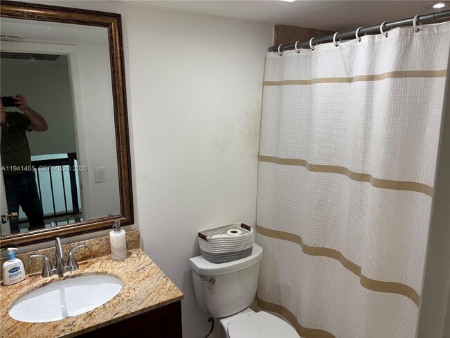 Building Photo - 1011 N Hiatus Rd