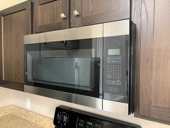 Microwave - 137 Colemont Dr