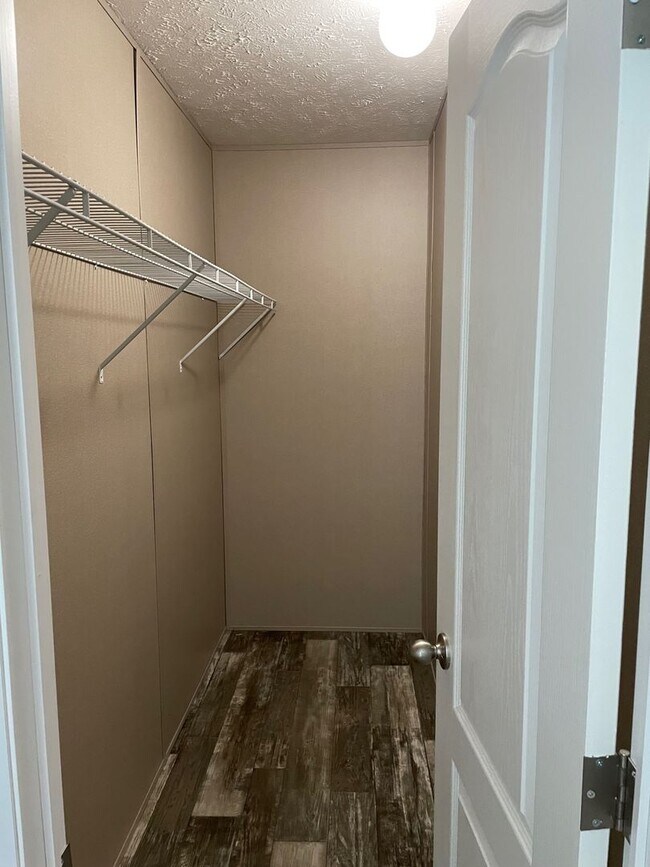 Building Photo - 3 BED, 2 BATH MOBILE HOME LOCATED IN THE DENTON AREA! $1,250 MONTH, $1,250 DEPOSIT.