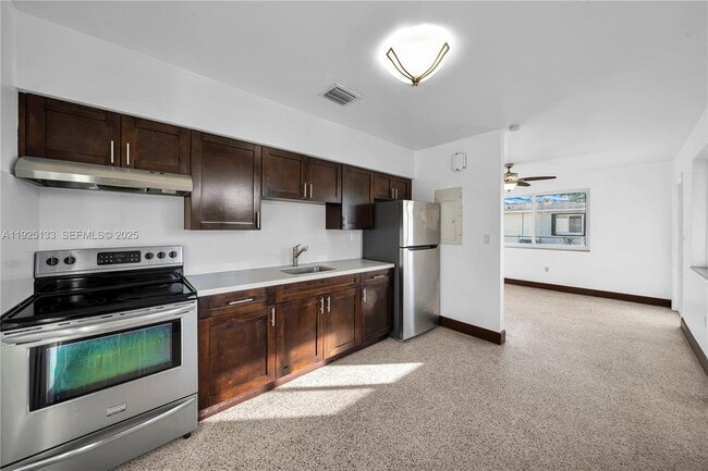 Building Photo - 3471 SW 3rd St