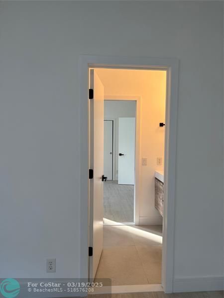 Building Photo - 2550 Jardin Terrace