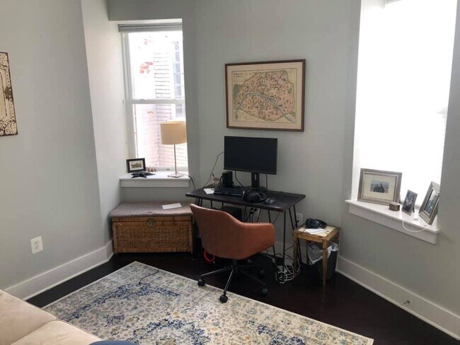 Building Photo - 1814 N Capitol St NW Unit 303