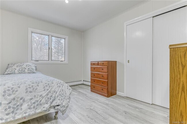 Building Photo - 9 Cloverdale Ln