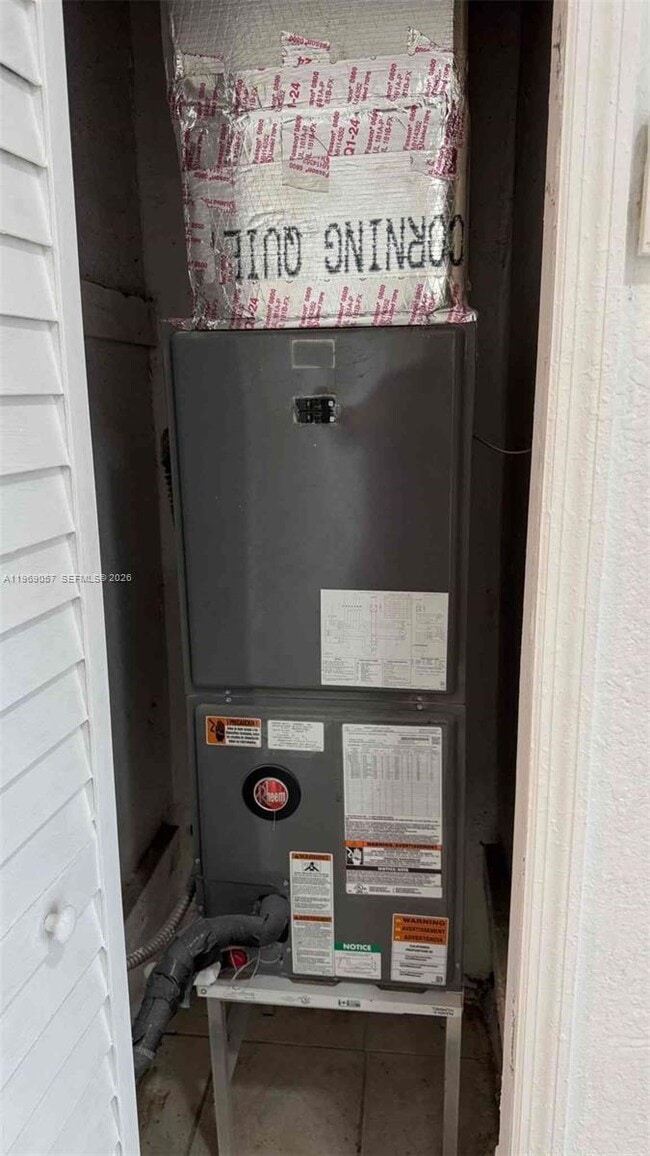 Building Photo - 16221 E Bunche Park Dr