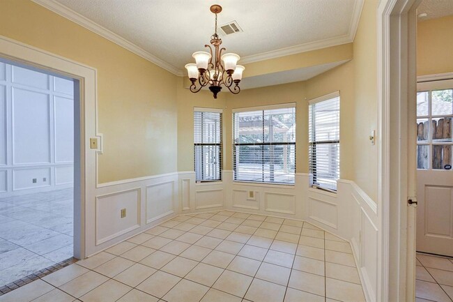 Building Photo - 11743 Riverview Dr