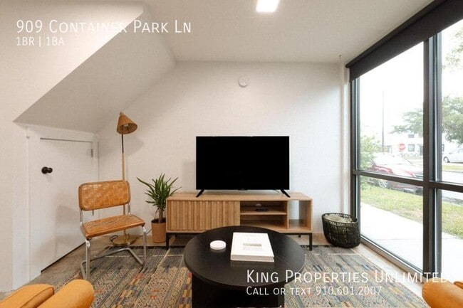 Building Photo - 909 Container Park Ln