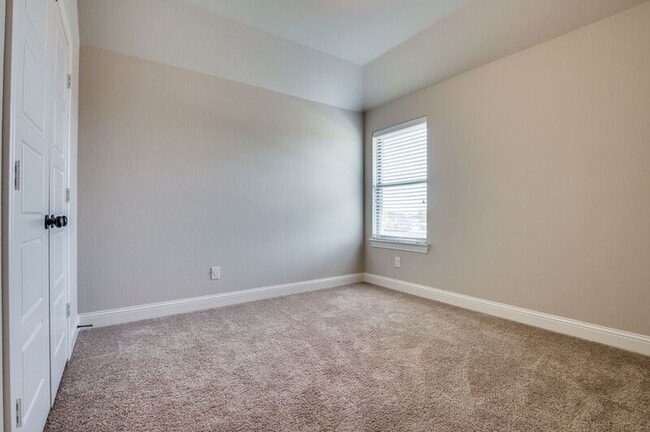 Building Photo - 830 Cross Creek Ct