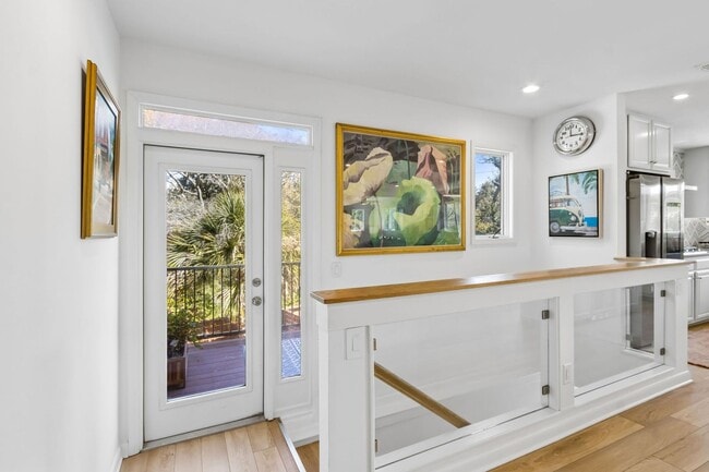 Building Photo - Steps to the Ocean! 3/3, 2198sq', Ocean View, Furnished