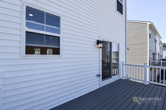 Building Photo - 4991 Franklin Cir
