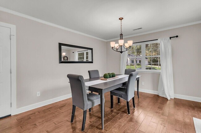 Building Photo - 339 Mt Royall Dr