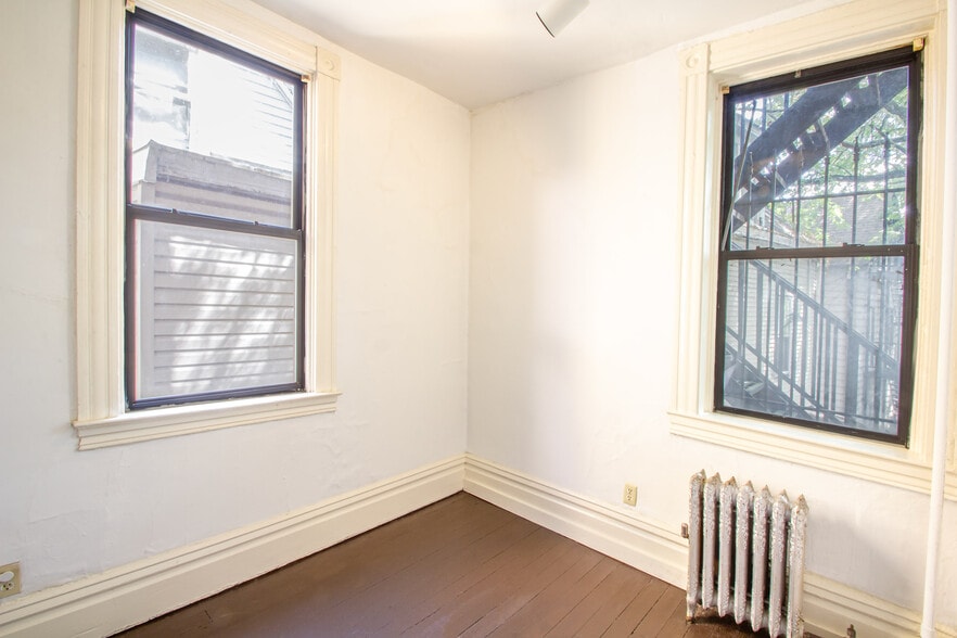 Building Photo - 405 Peebles St