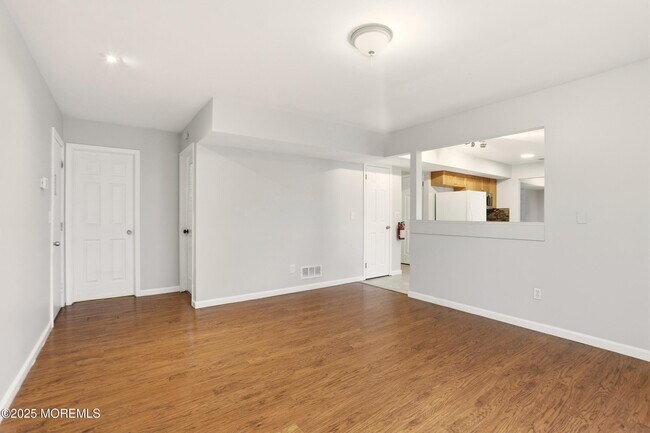 Building Photo - 556 Kirk Ln