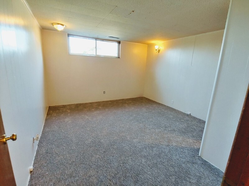 Building Photo - 1177 E 500 N