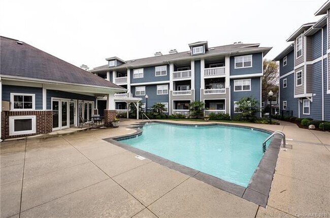 Building Photo - 525 Olmsted Park Plz