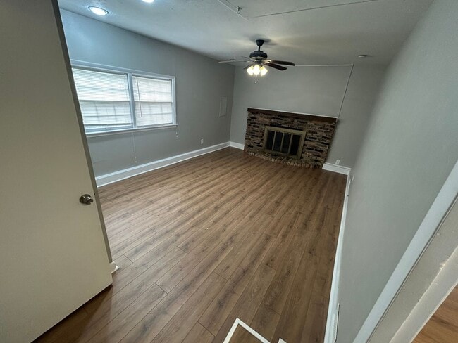 Building Photo - 3Bedroom 2 bath Huntsville AL