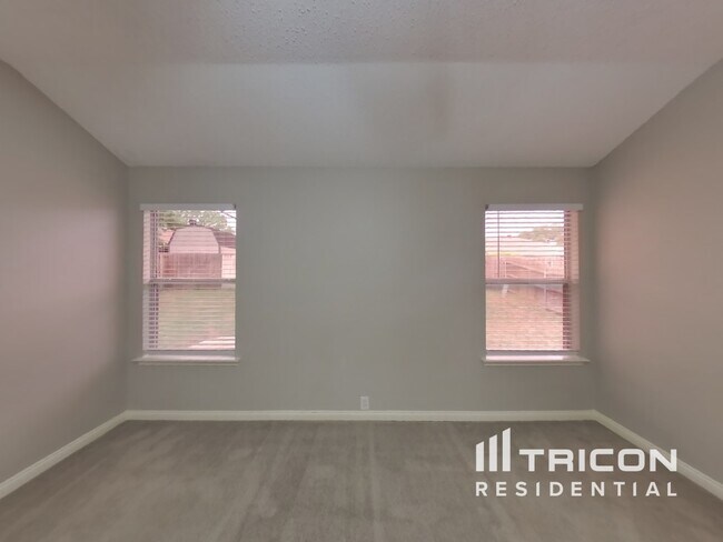 Building Photo - 8348 Orleans Ln