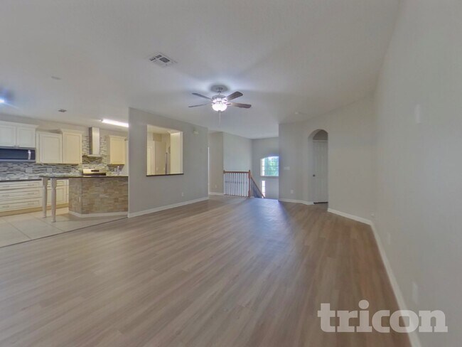 Building Photo - 2803 Eagle Lake Dr