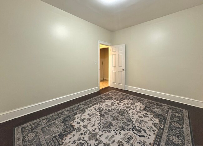 Building Photo - 72 Sterling St