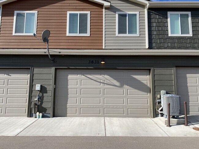 Building Photo - $300 Off 1st Month if Lease Starts by 5/1!