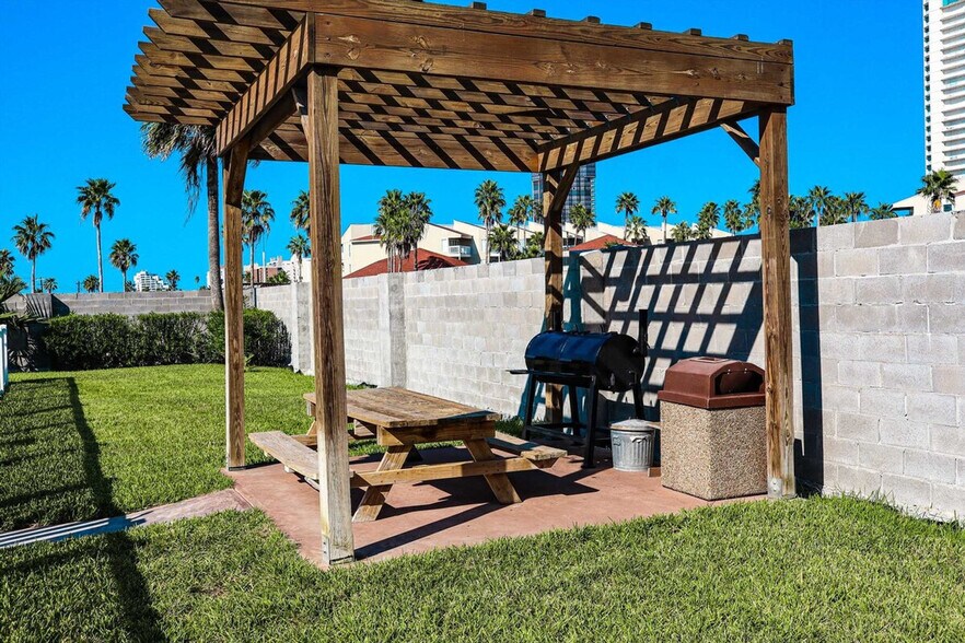 Building Photo - 150 Padre Blvd