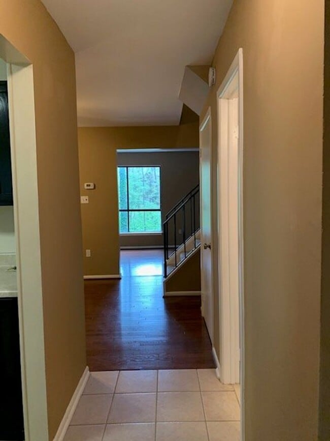 Building Photo - 7829 Briardale Terrace