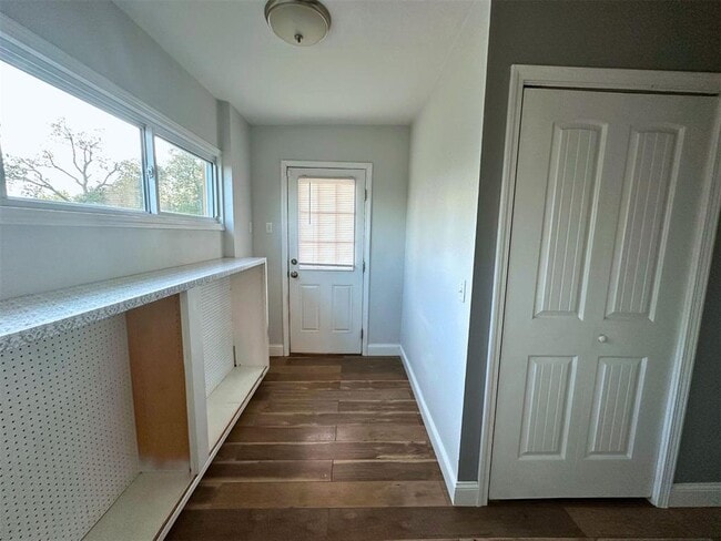 Building Photo - 1628 NE 12th St