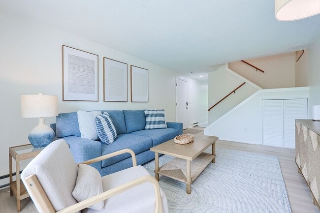 Building Photo - New for 2025! Newly Renovated Winter Renta...