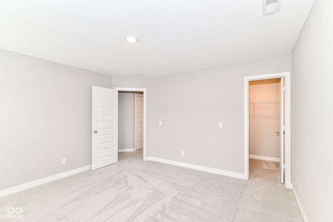 Building Photo - 6872 Sunstone Pl