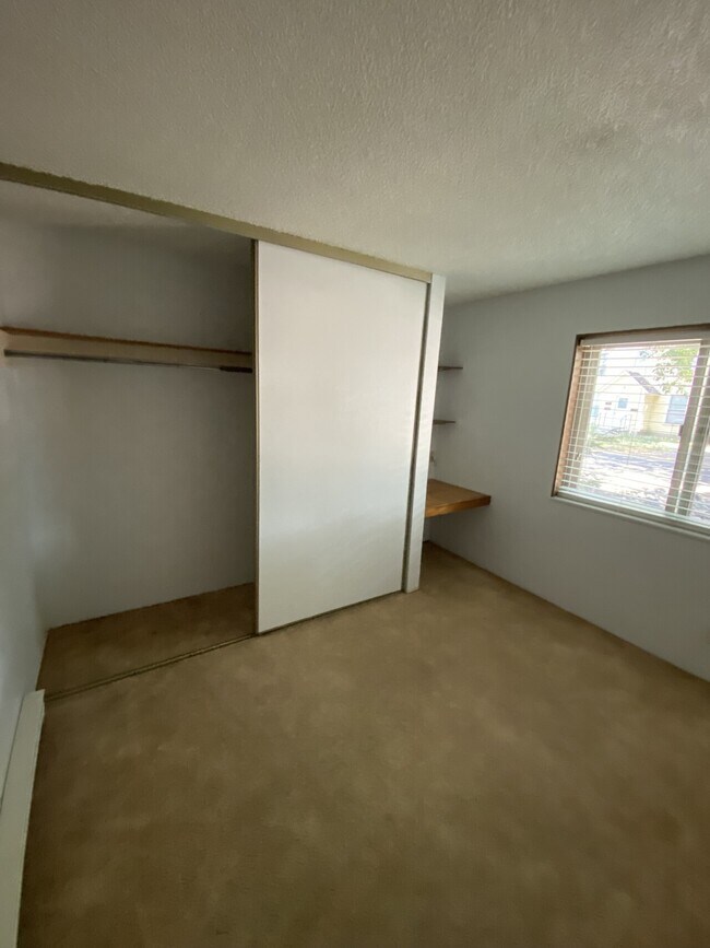 Building Photo - 505-513 Asbury Court