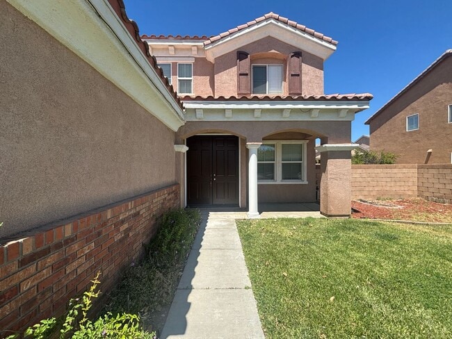 Building Photo - (APPLICATION PENDING) Grand East Lancaster Home