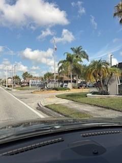 Primary Photo - 10431 N Kendall Dr