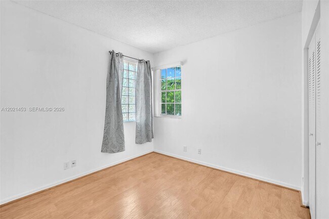 Building Photo - 800 Sorrento Dr