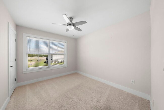 Building Photo - 219 Skylah Ln