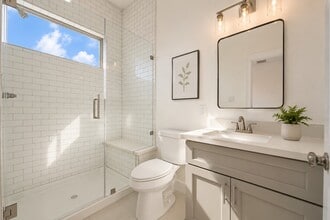 Building Photo - 5623 Eskridge St