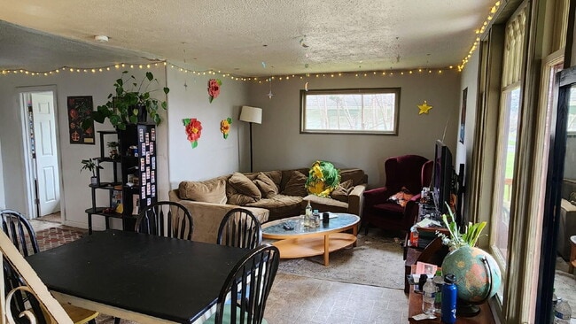 Building Photo - Sunnyland 5BR Near Trader Joe's – Walk to Schools, Private Yard, Pet Friendly | Pre-Leasing Aug 2026