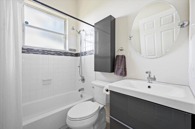 Building Photo - 13866 Geranium Pl