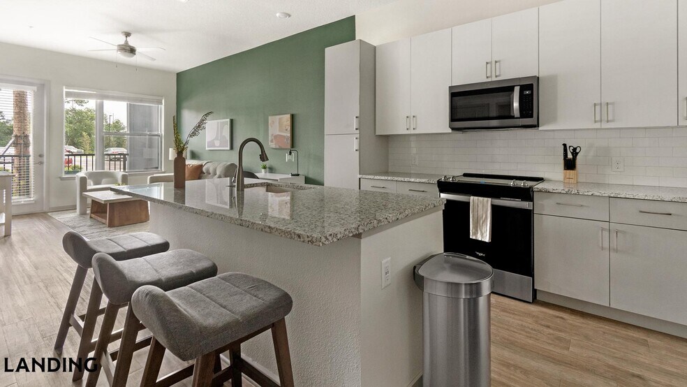 Building Photo - 7311 Baymeadows Way