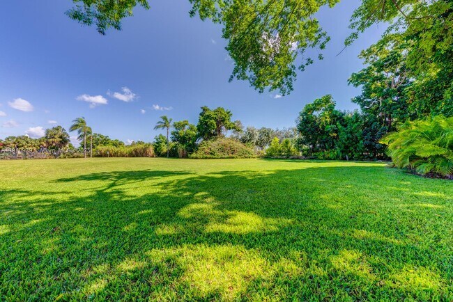 Building Photo - 14036 SW 90th Ave