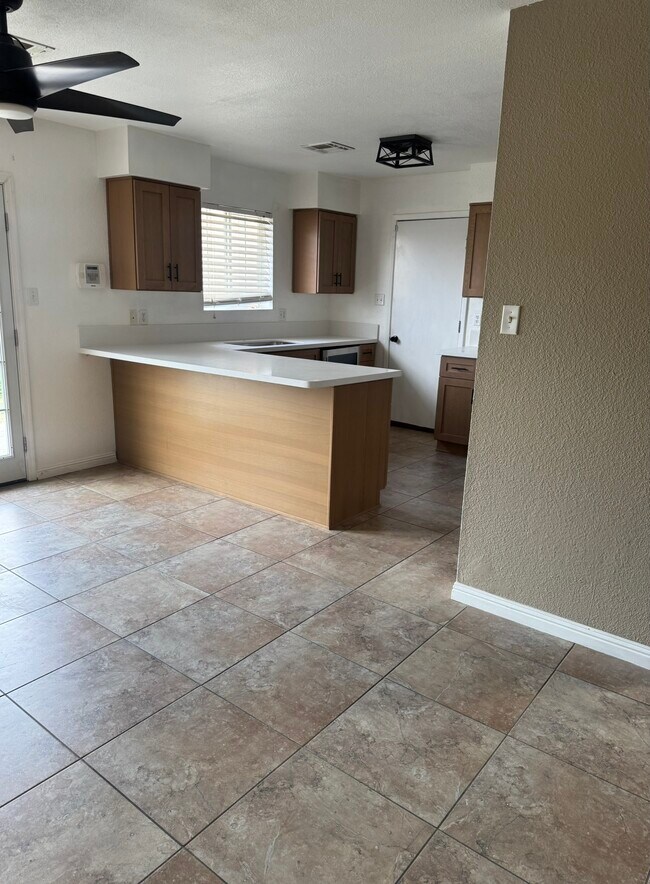 Building Photo - 4110 W 21st Ln