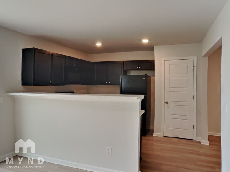 Building Photo - 9 Cardinal Ct