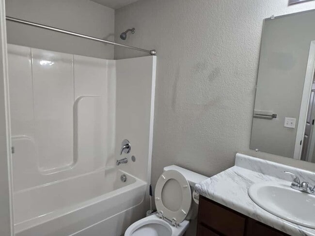 Building Photo - 1144 S Jaybird Ln