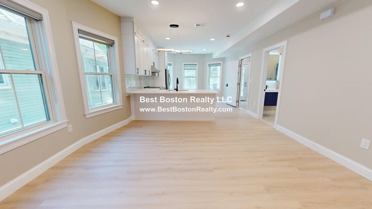 Building Photo - 231 Highland Ave