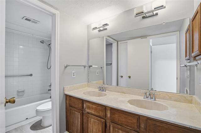 Building Photo - 2535 Wedglea Dr