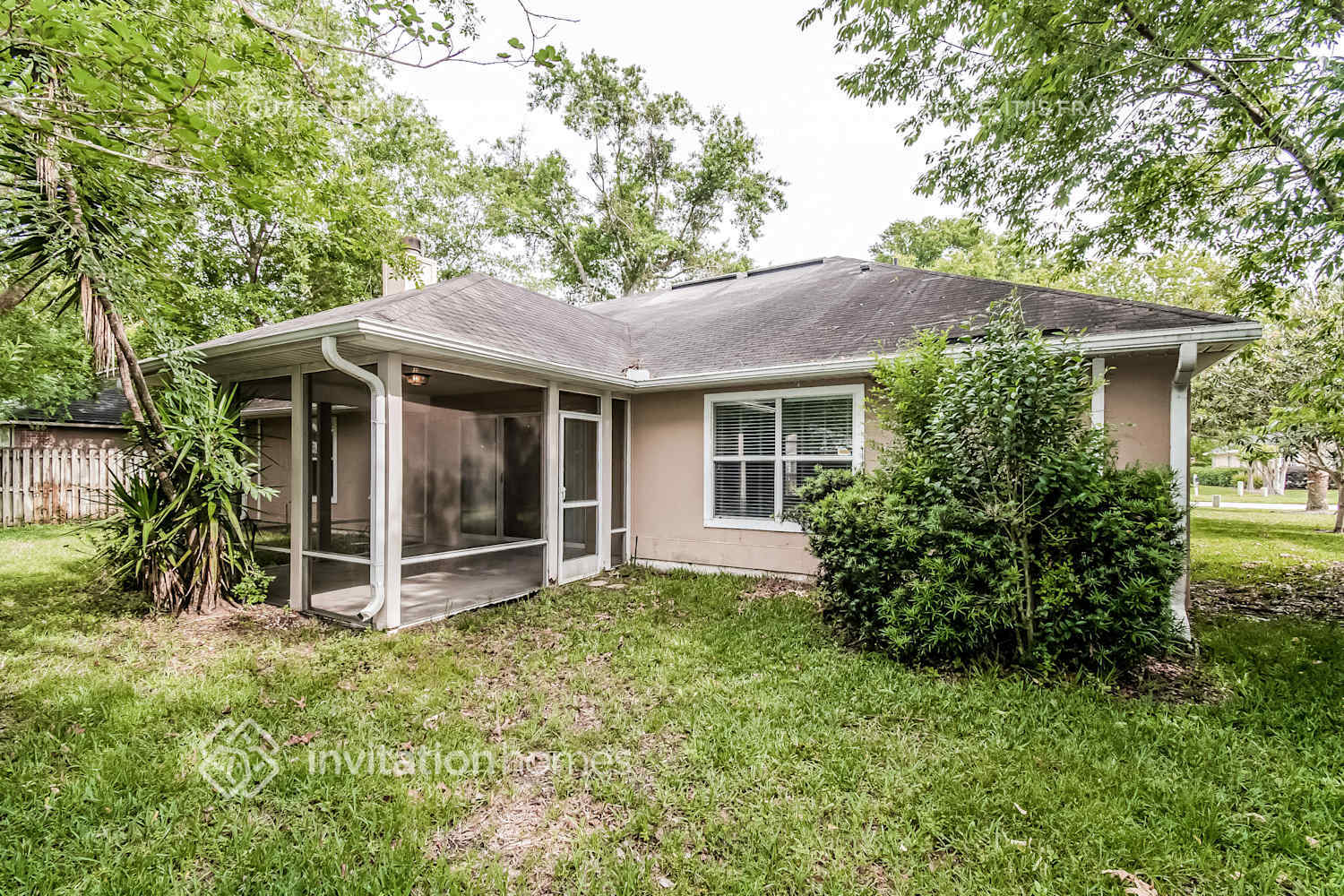 Building Photo - 277 Maplewood Dr