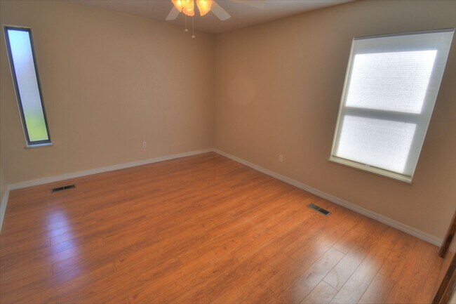 Building Photo - 13208 Blue Corn Maiden Trail NE