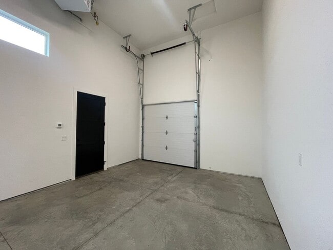 Building Photo - Newer Rathdrum Rancher