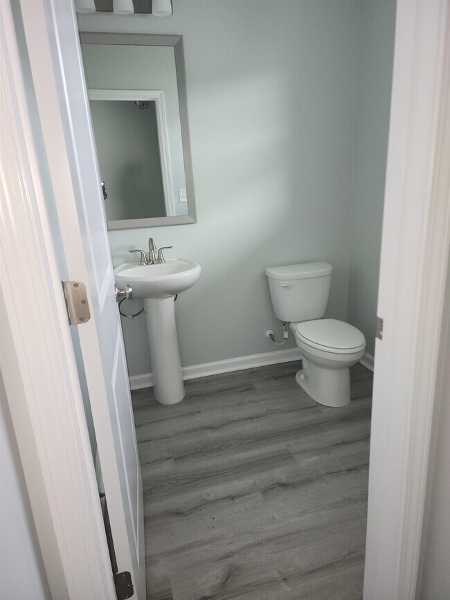 Building Photo - 5527 Redleaf Rose Dr