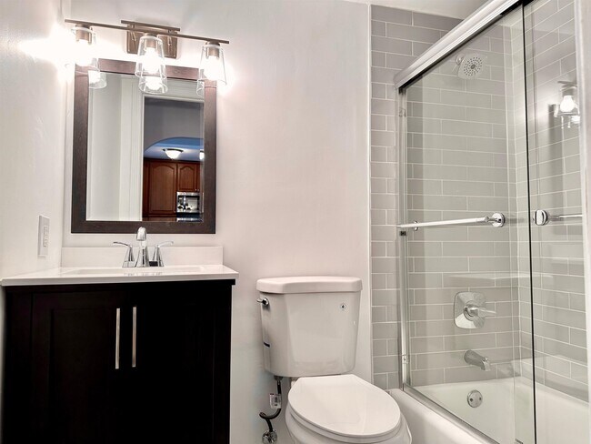 Building Photo - 620 Peachtree St NE